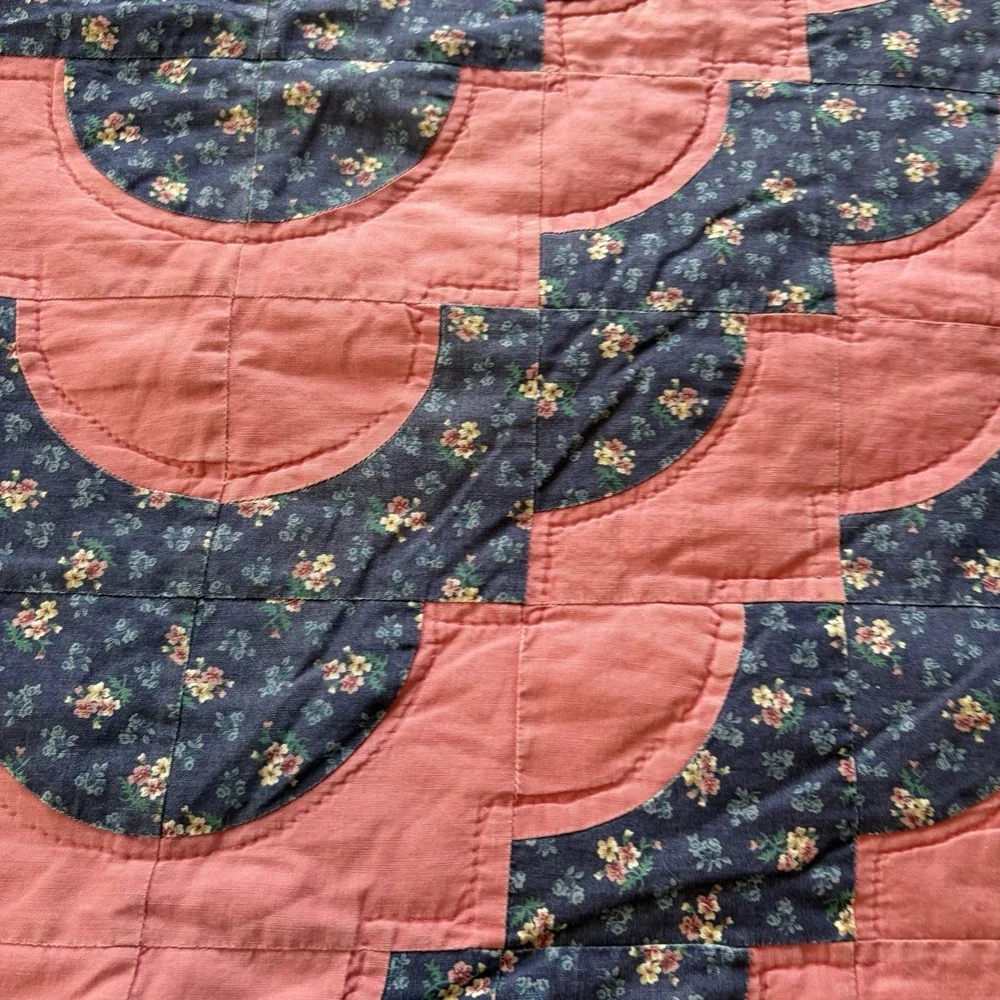 Vintage Mountain Echo Quilt Handmade Scallop Dusty Rose Blue Floral Queen/King